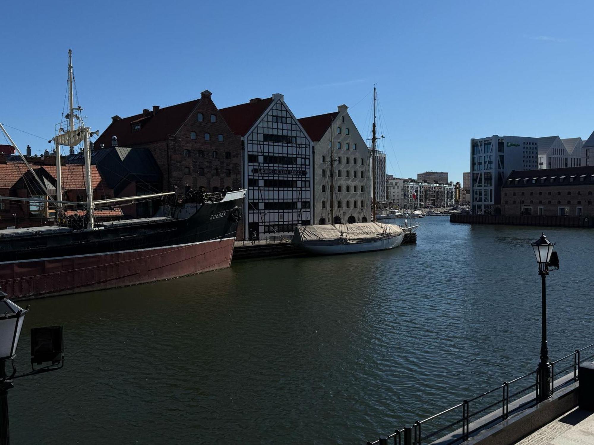 Motlawa Apartments - Old Town & River Viev, Fast Wifi Gdansk Exterior photo